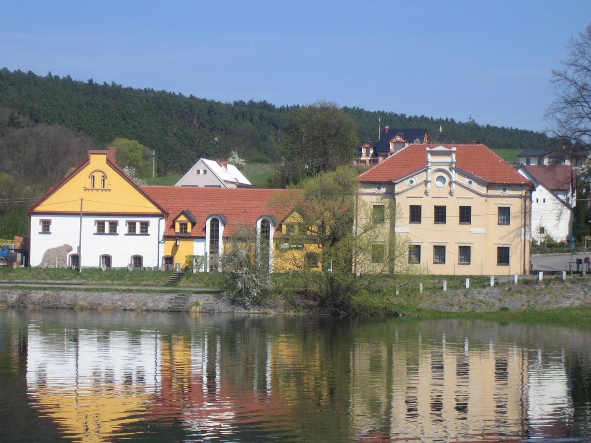 Penzion Paták Kamyk nad Vltavou Exterior foto